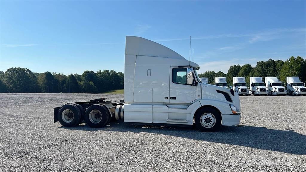 Volvo VNL 740 Trekkers