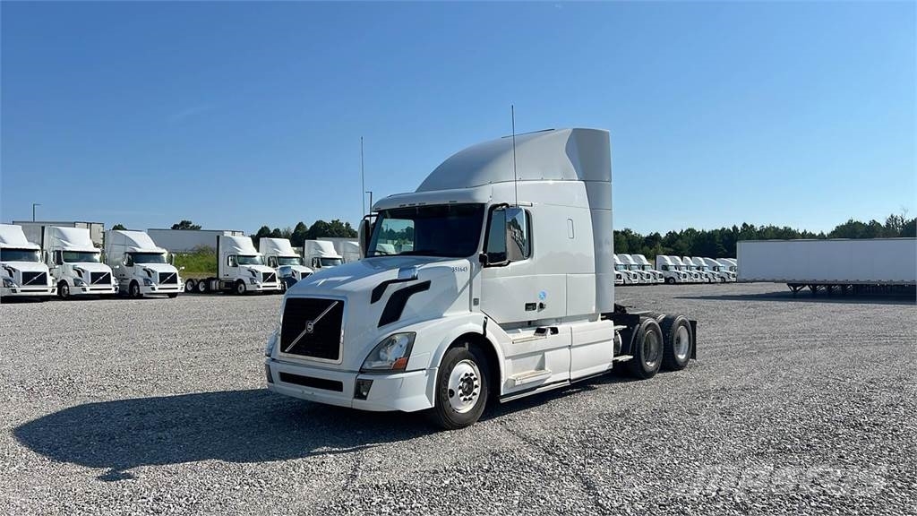 Volvo VNL 740 Trekkers