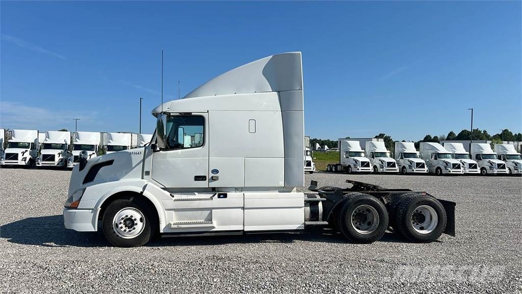 Volvo VNL 740 Trekkers