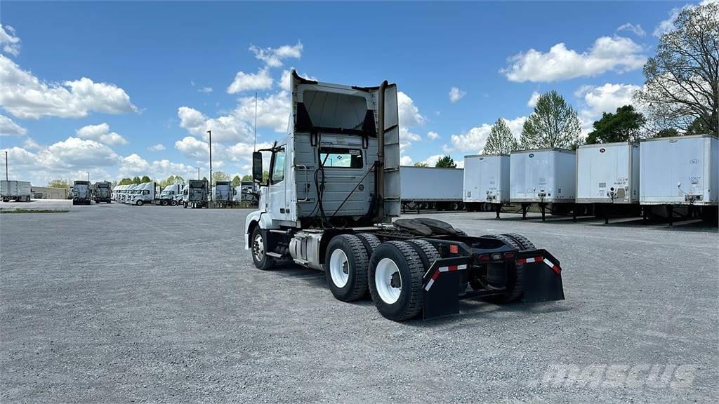 Volvo VNL300 Ciągniki siodłowe