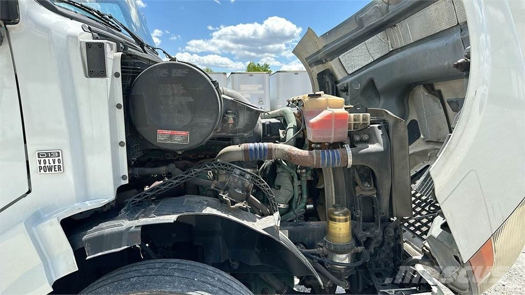 Volvo VNL300 Ciągniki siodłowe