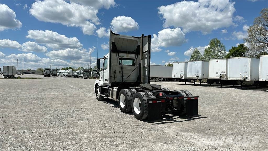 Volvo VNL300 Ciągniki siodłowe