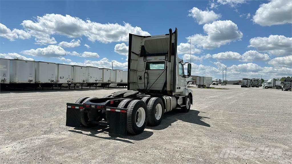 Volvo VNL300 Ciągniki siodłowe