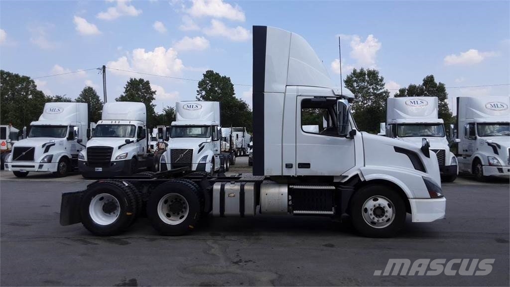 Volvo VNL300 Ciągniki siodłowe