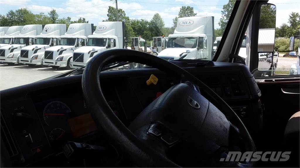 Volvo VNL300 Trekkers