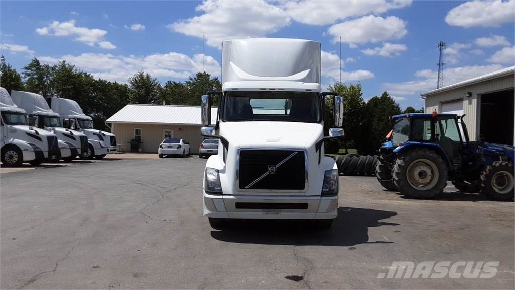 Volvo VNL300 Trekkers