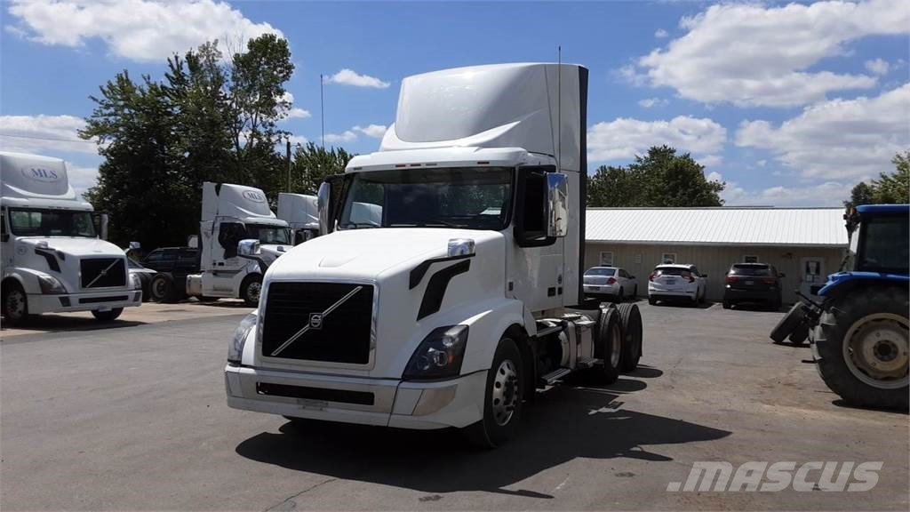 Volvo VNL300 Trekkers