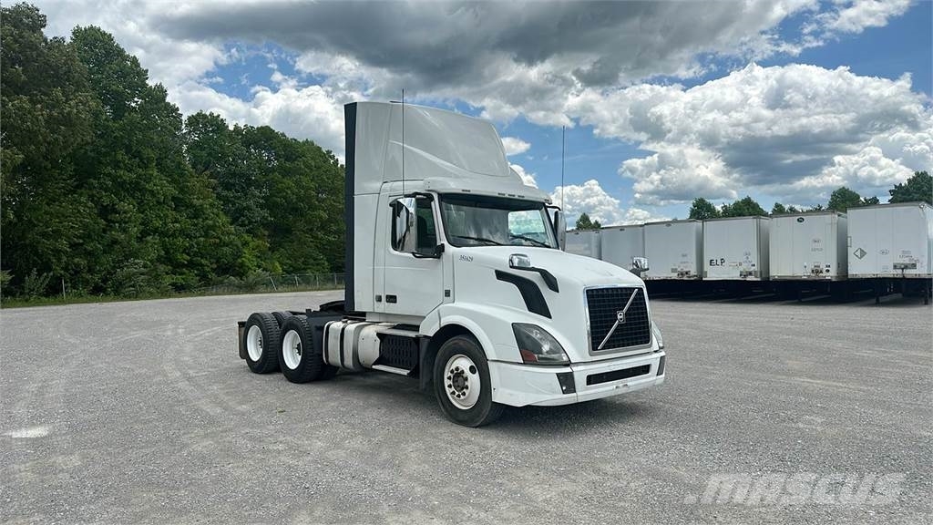 Volvo VNL300 Ciągniki siodłowe