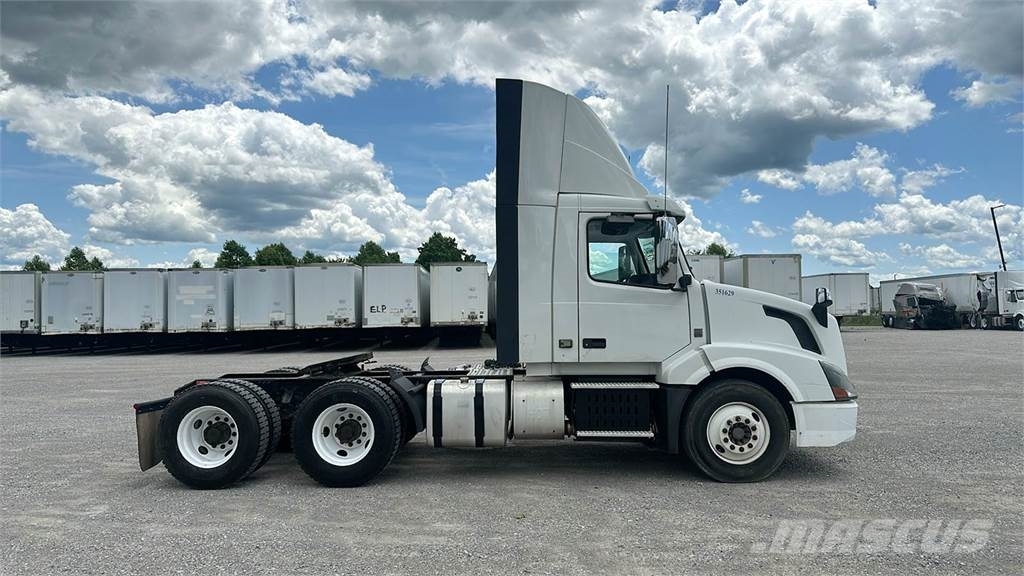 Volvo VNL300 Ciągniki siodłowe