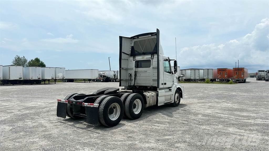 Volvo VNL300 Ciągniki siodłowe