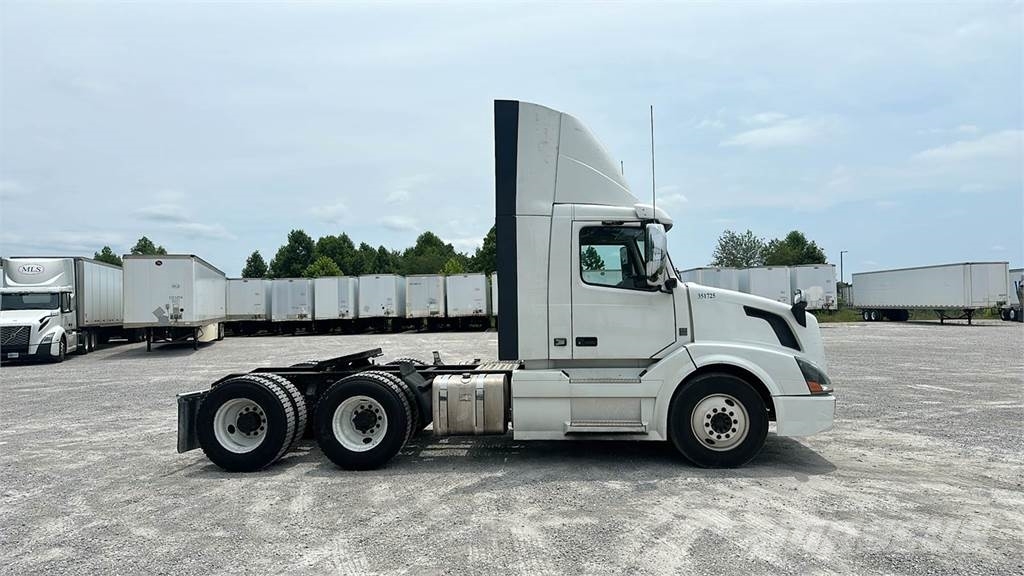 Volvo VNL300 Ciągniki siodłowe