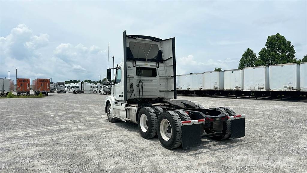 Volvo VNL300 Ciągniki siodłowe