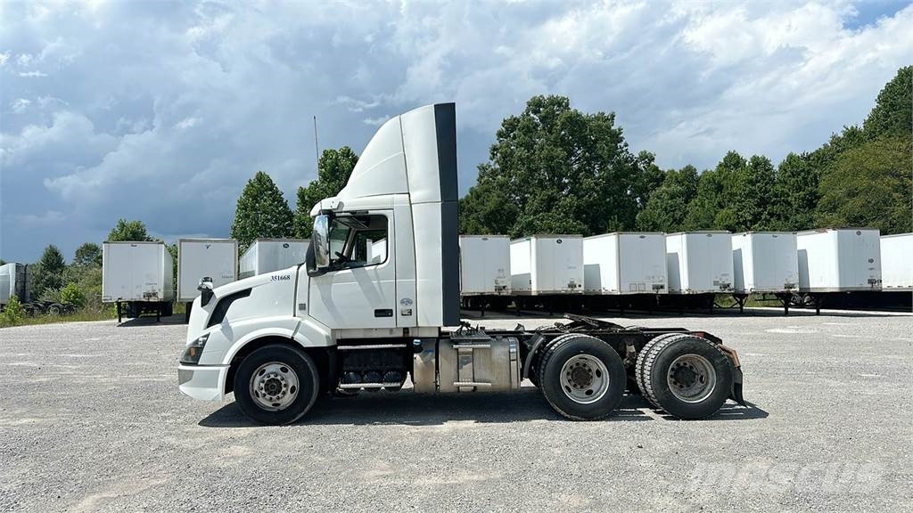 Volvo VNL300 Ciągniki siodłowe