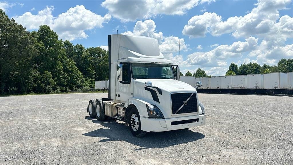Volvo VNL300 Ciągniki siodłowe