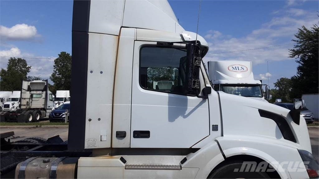 Volvo VNL300 Vilcēji