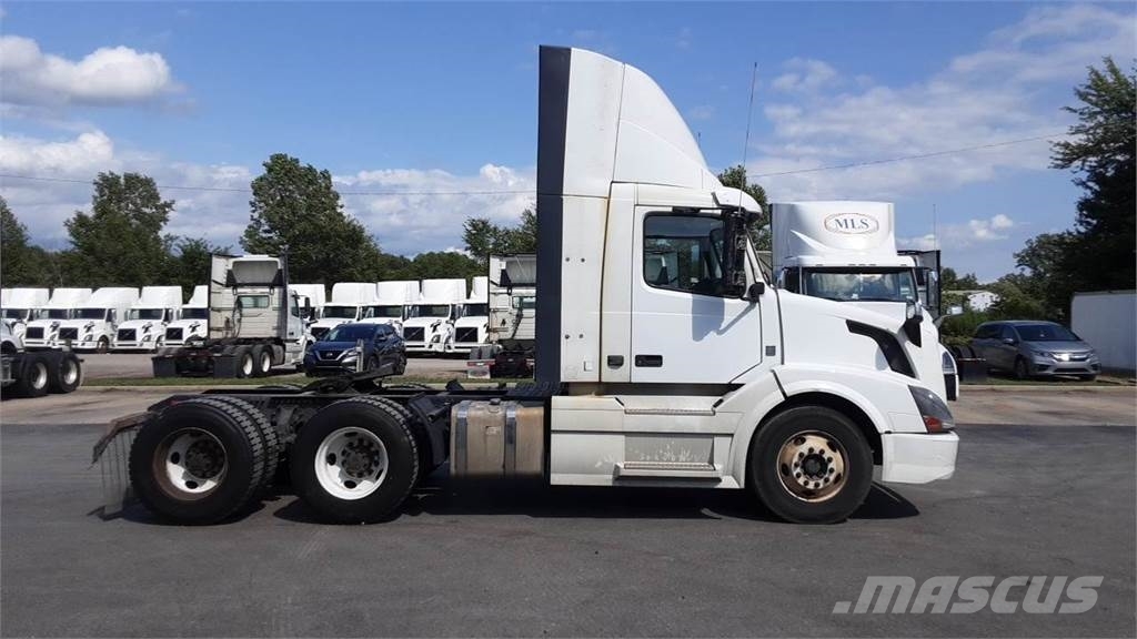 Volvo VNL300 Vilcēji