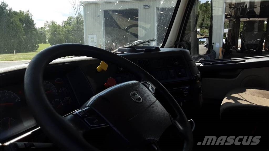 Volvo VNL300 Vilcēji