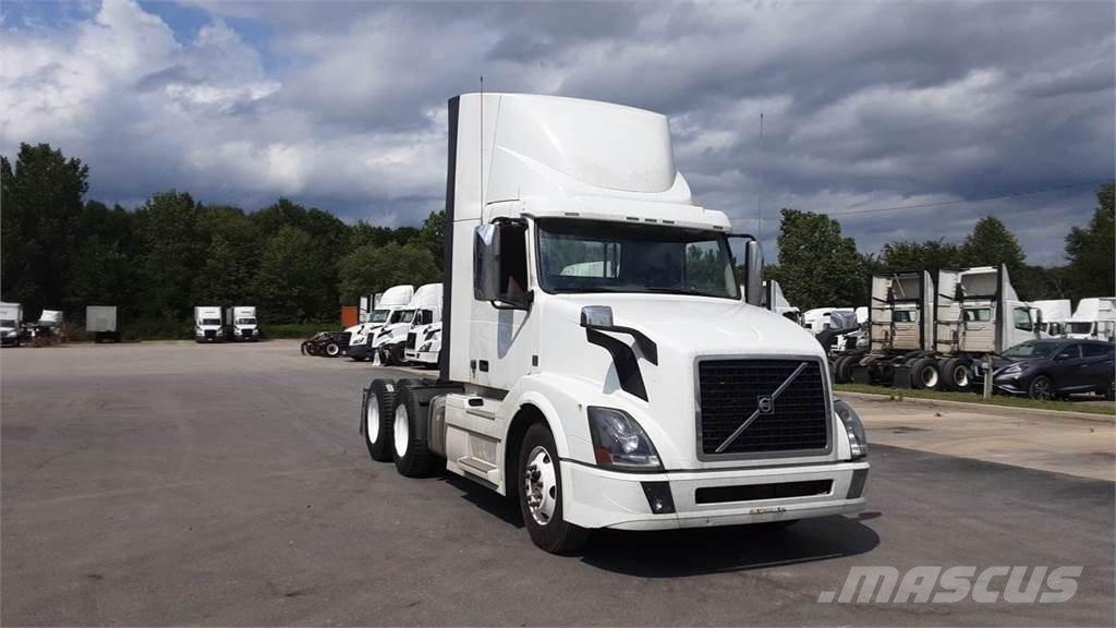 Volvo VNL300 Седельные тягачи