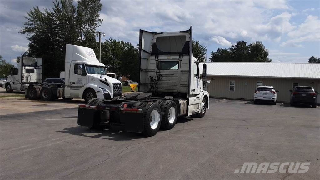 Volvo VNL300 Седельные тягачи