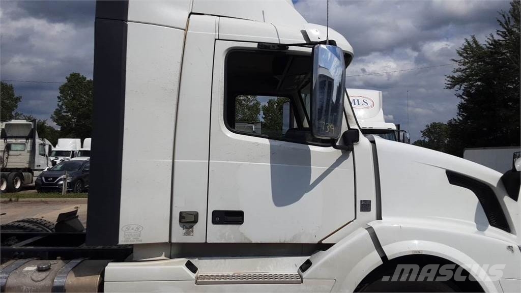 Volvo VNL300 Седельные тягачи