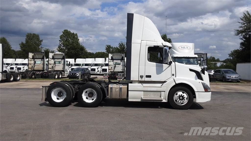 Volvo VNL300 Седельные тягачи