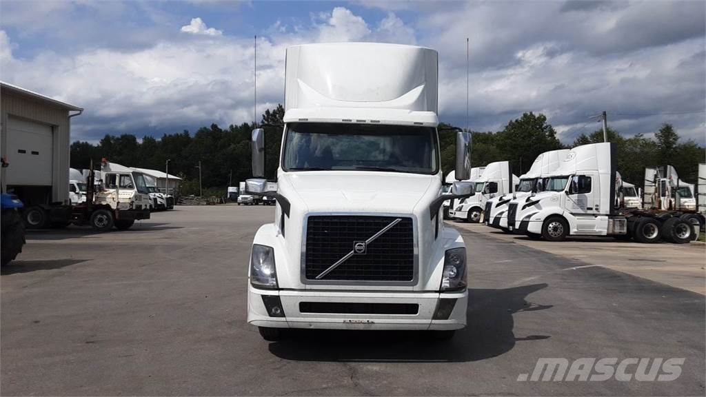 Volvo VNL300 Седельные тягачи