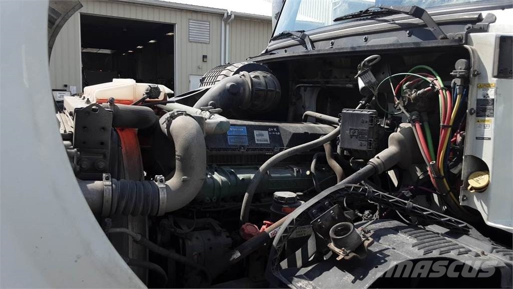 Volvo VNL300 Седельные тягачи