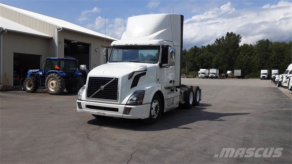 Volvo VNL300 Седельные тягачи