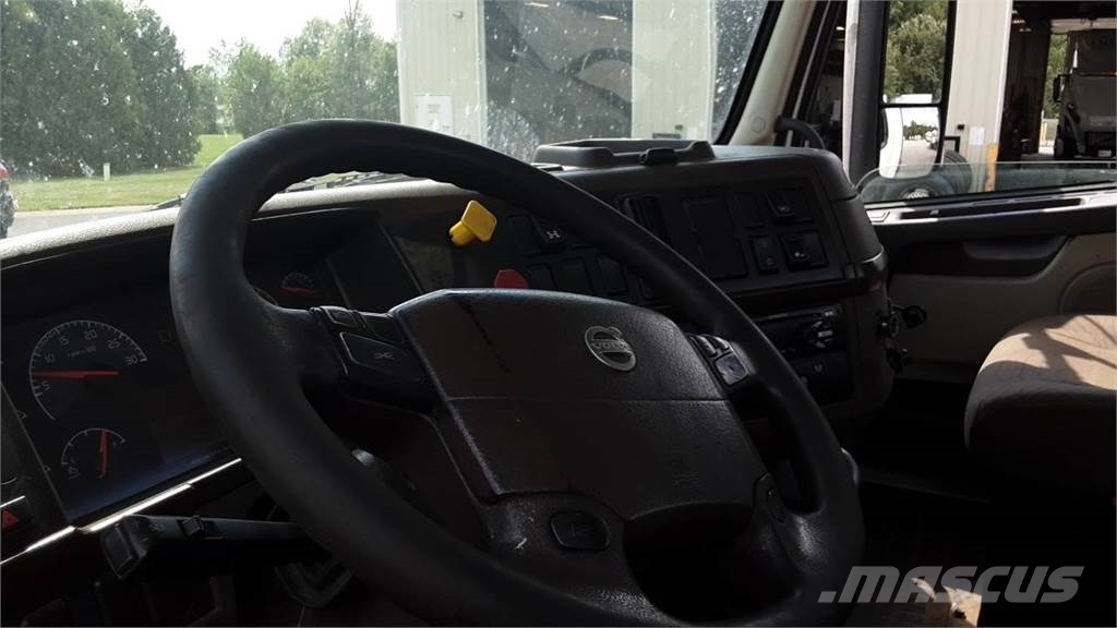 Volvo VNL300 Седельные тягачи