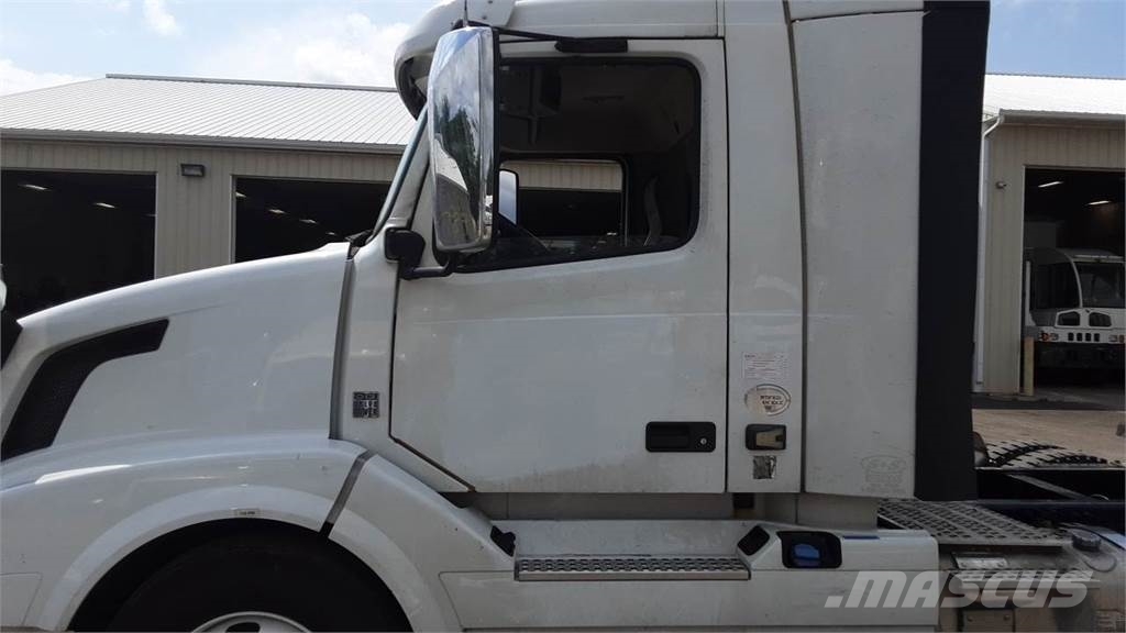 Volvo VNL300 Седельные тягачи