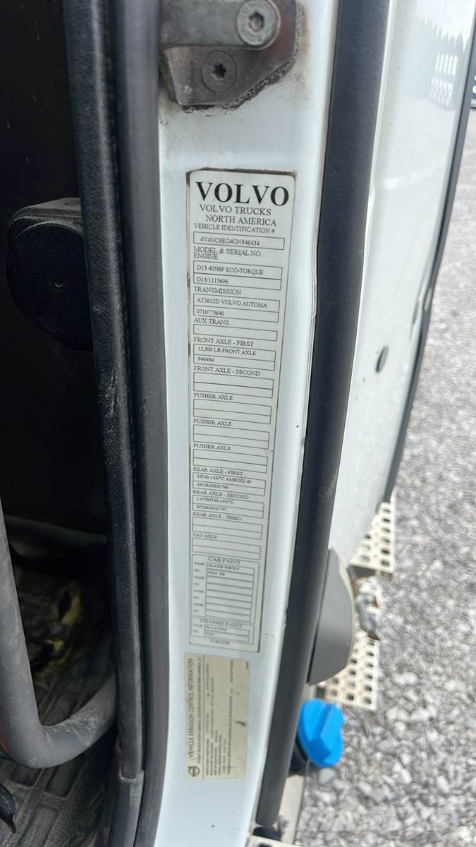Volvo VNL300 وحدات الجر