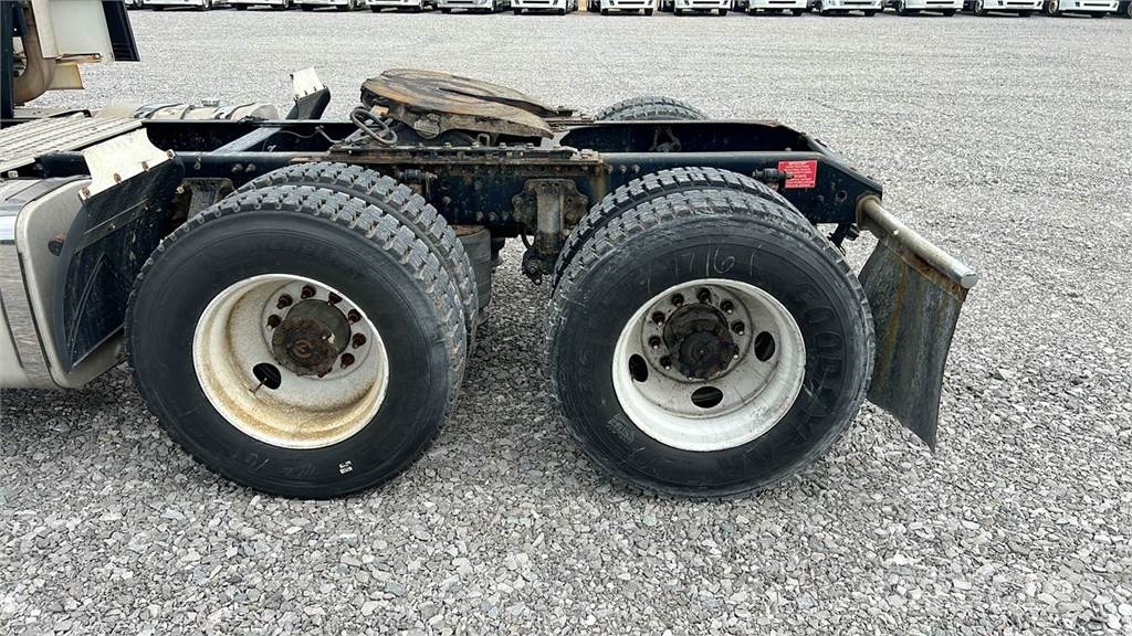 Volvo VNL300 وحدات الجر