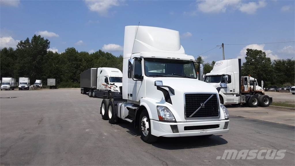 Volvo VNL300 Седельные тягачи