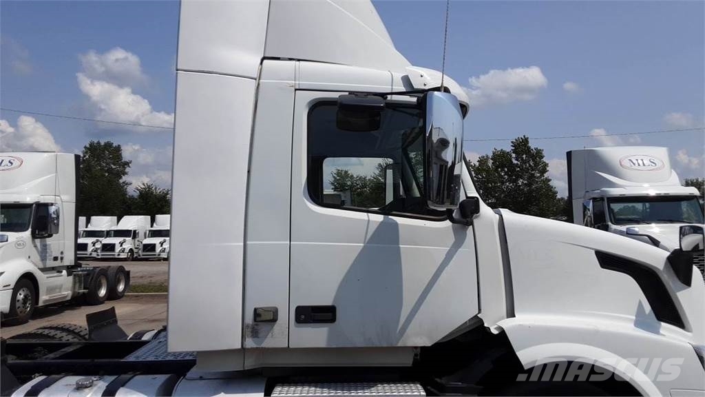 Volvo VNL300 Седельные тягачи