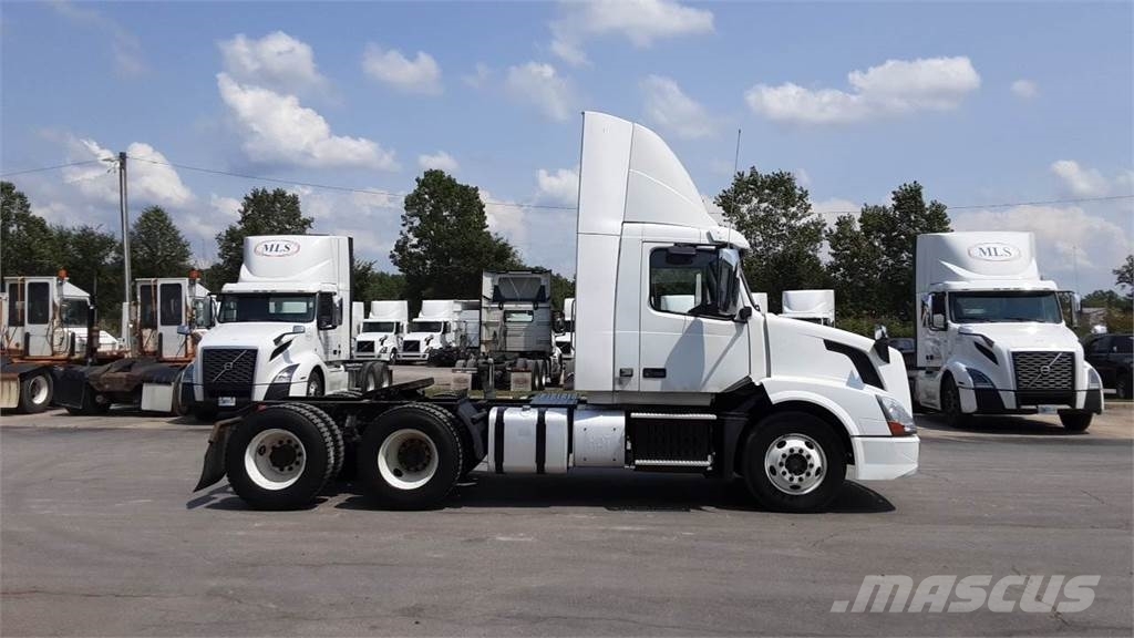 Volvo VNL300 Седельные тягачи