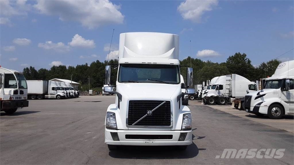 Volvo VNL300 Седельные тягачи