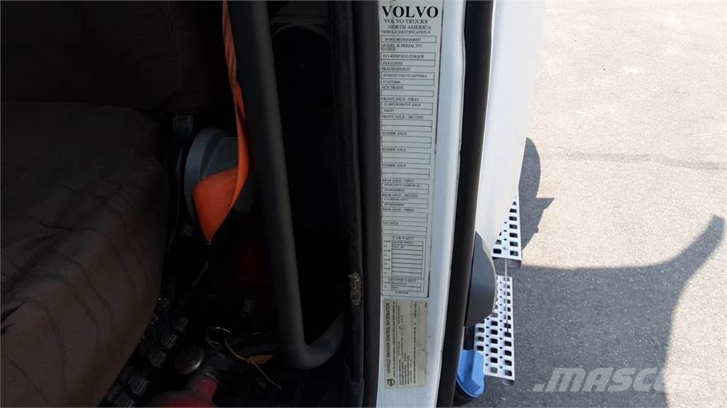 Volvo VNL300 Седельные тягачи