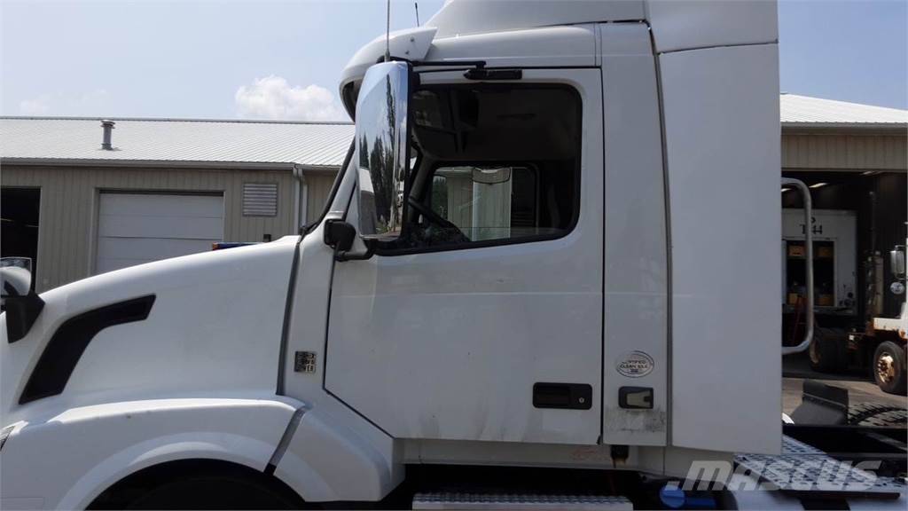 Volvo VNL300 Седельные тягачи