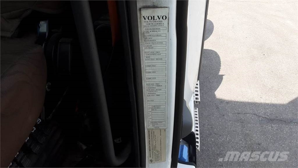Volvo VNL300 وحدات الجر