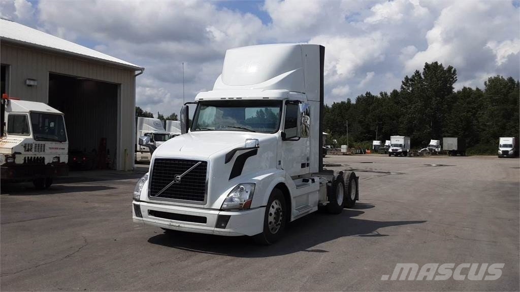 Volvo VNL300 وحدات الجر