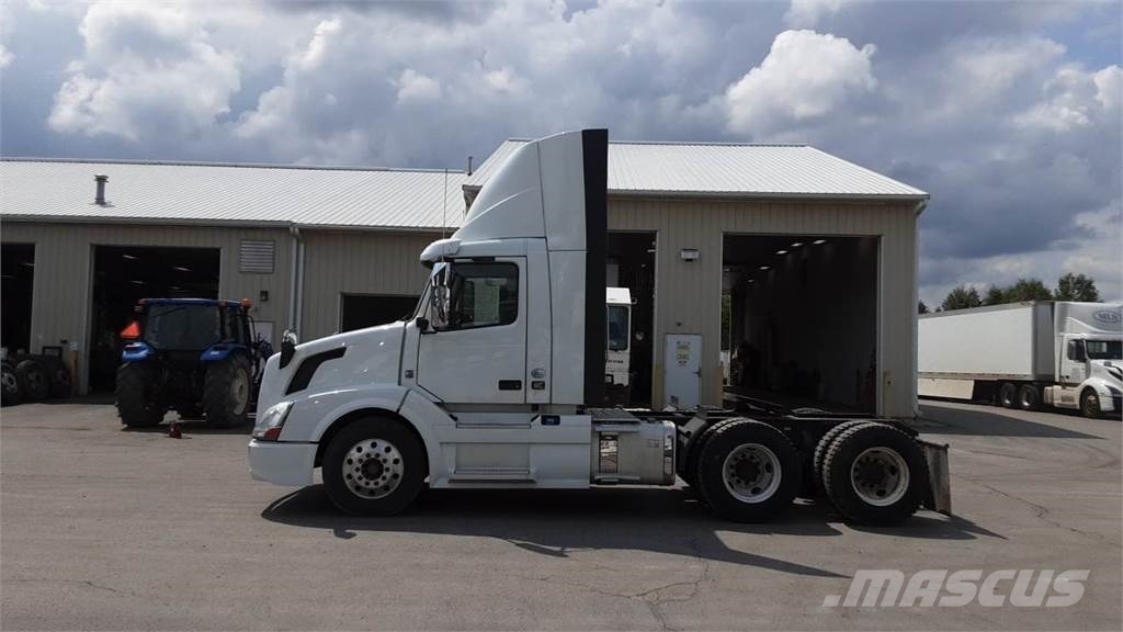 Volvo VNL300 وحدات الجر