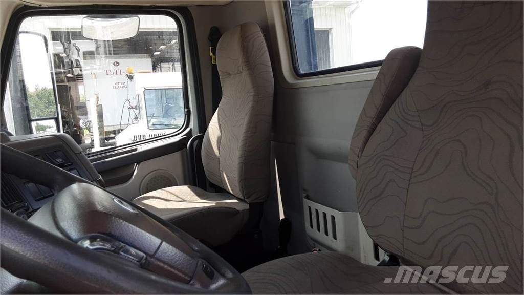 Volvo VNL300 وحدات الجر