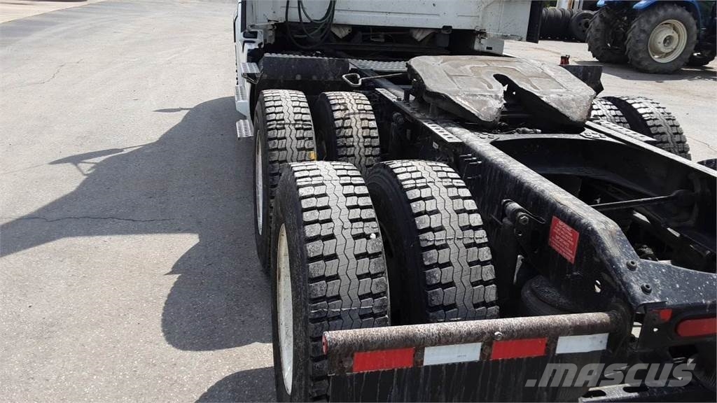 Volvo VNL300 وحدات الجر