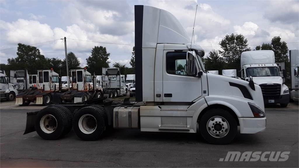 Volvo VNL300 Vilcēji