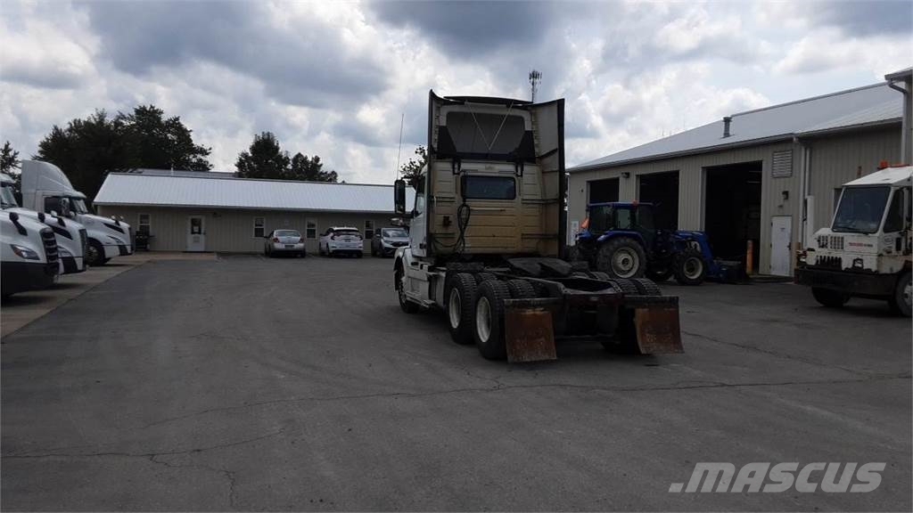 Volvo VNL300 Vilcēji