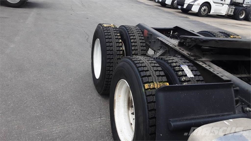 Volvo VNL300 Vilcēji