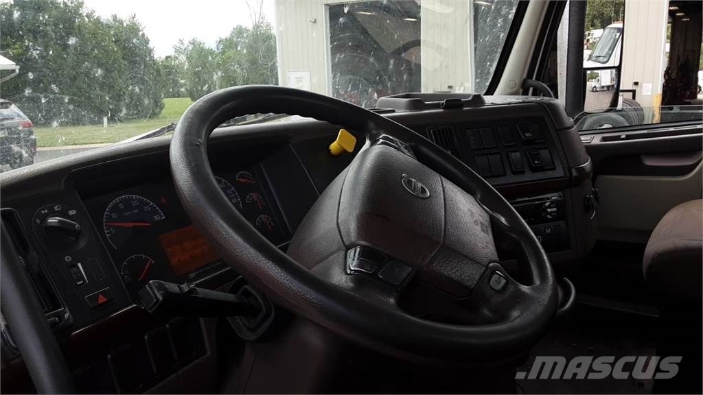 Volvo VNL300 Vilcēji