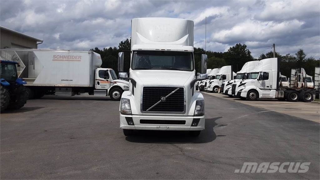 Volvo VNL300 Vilcēji