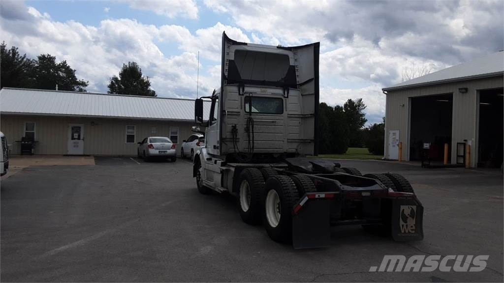 Volvo VNL300 Vilcēji