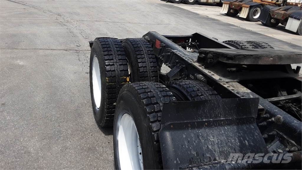 Volvo VNL300 وحدات الجر